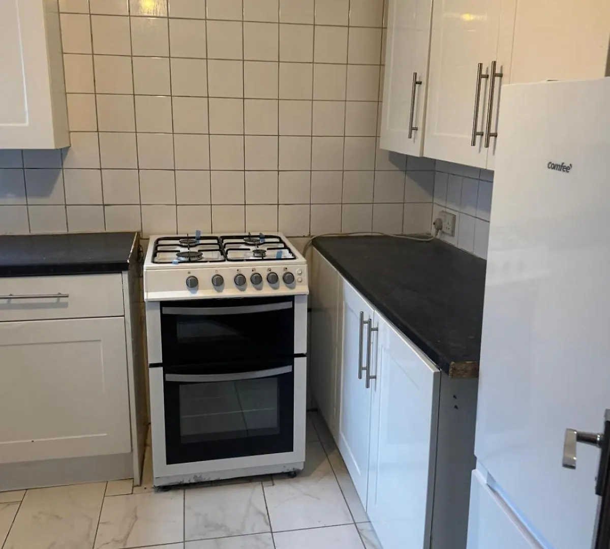 Natural Full Flat Near Station With Private Toilet Shower Kitchen In Central London Apartment United Kingdom