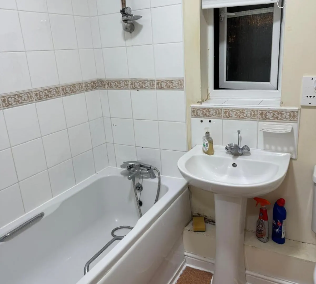 Natural Full Flat Near Station With Private Toilet Shower Kitchen In Central London Apartment 0*,